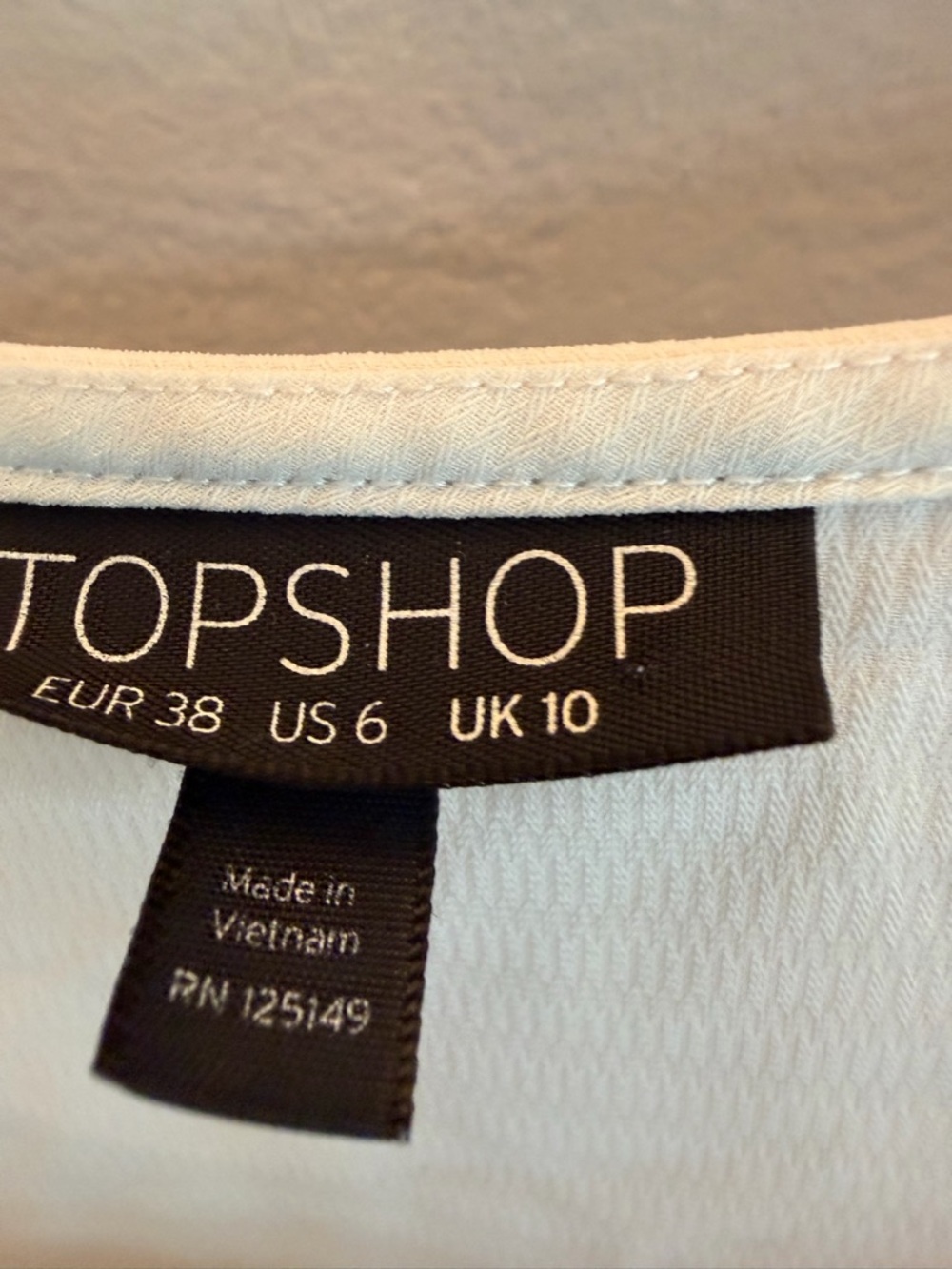 Topshop White V-Neck Spaghetti Strap Camisole Tank Top US 6 - Picture 3 of 4